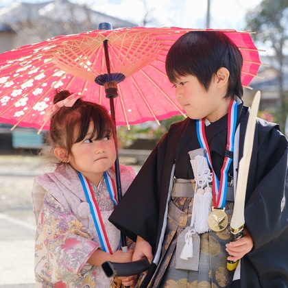 高夏写真店が出張撮影した「七五三の撮影」の家族写真