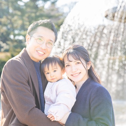 この写真は、出張撮影(家族写真(キッズ,ベビーフォト))のアルバム「昭和記念公園」にある写真の1枚で、家族写真(キッズ,ベビーフォト)などが写っています。<br>「昭和記念公園」では他にも:albumPhotoCount枚の家族写真を見ることができます。撮影者は今泉秀樹です。カメラマンのプロフィールページで、家族写真(キッズ,ベビーフォト)撮影の口コミやおすすめコメントを見ることができます。