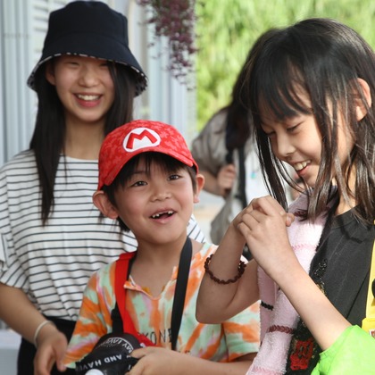 ateliemilyが出張撮影した「子どもたち、引率カメラマン」の家族写真