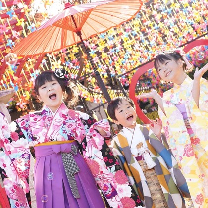フォトスタジオトワが出張撮影した「お宮参り・七五三撮影等キッズ撮影」の家族写真