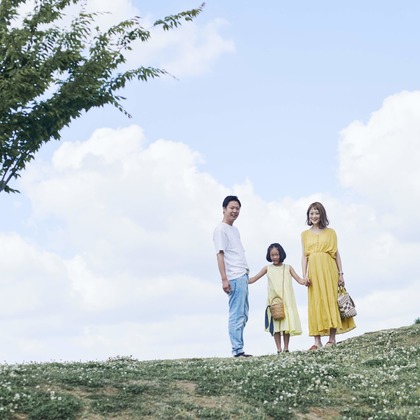 この写真は、出張撮影(家族写真(キッズ,ベビーフォト))のアルバム「家族フォト@二子玉川公園」にある写真の1枚で、家族写真(キッズ,ベビーフォト)などが写っています。<br>「家族フォト@二子玉川公園」では他にも:albumPhotoCount枚の家族写真を見ることができます。撮影者はNISHIMURA AKINOBUです。カメラマンのプロフィールページで、家族写真(キッズ,ベビーフォト)撮影の口コミやおすすめコメントを見ることができます。