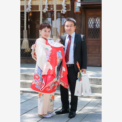 高夏写真店が出張撮影した「お宮参りの撮影」の家族写真