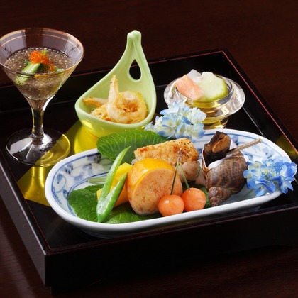 森安　照が撮影したウェディングや家族、ビジネスの写真