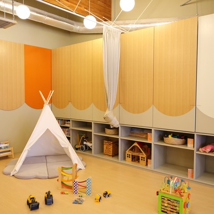 稲蔭一道が出張撮影した「託児所」の家族写真