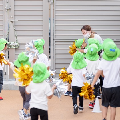 T.Matsumuraが出張撮影した甘いひよこ, 鍛冶池キャンプ場, ローラースポーツなどが写った「運動会（保育園）」の家族写真