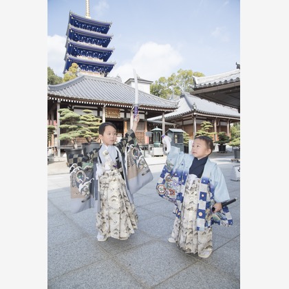 A&Y写真OFFICEが出張撮影したスリーブ, 楽しげ, 幼児が写った七五三フォトの写真