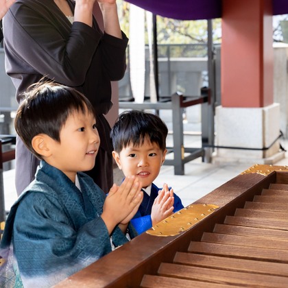 出張撮影くろさわが出張撮影したどういたしまして。, Sushi Edokko, 人間の背中などが写った「七五三」の家族写真