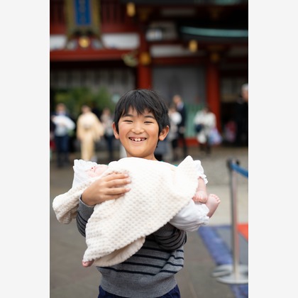 T.Matsumuraが出張撮影した日枝神社, ひえ神社, 日本の建築などが写った「お宮参り＠日枝神社」の家族写真