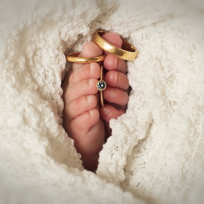 AXiS Photo Service 伊神 菜穂子が出張撮影したグレー, 虹彩, 赤ちゃん・幼児服が写ったニューボーンフォトの写真