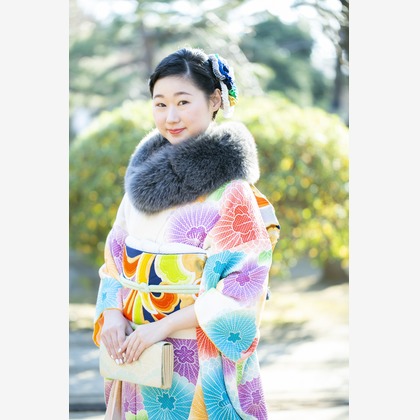 この写真は、出張撮影(家族写真(キッズ,ベビーフォト))のアルバム「成人撮影」にある写真の1枚で、家族写真(キッズ,ベビーフォト)などが写っています。<br>「成人撮影」では他にも:albumPhotoCount枚の家族写真を見ることができます。撮影者は布川航太です。カメラマンのプロフィールページで、家族写真(キッズ,ベビーフォト)撮影の口コミやおすすめコメントを見ることができます。