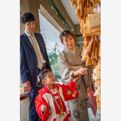 CREATIVE HOUSEが出張撮影した「七五三」の家族写真