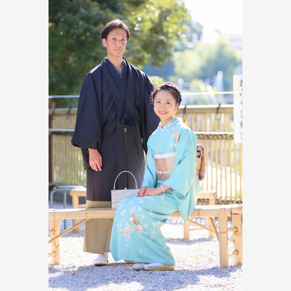 出張撮影　FotoMatograph　間藤　恒が出張撮影したモロオカクマノ神社, ドレス, ストリートファッションなどが写った「20.10.26-横山様　熊野神社」の家族写真