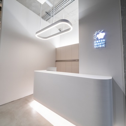 クマが撮影したウェディングや家族、ビジネスの写真