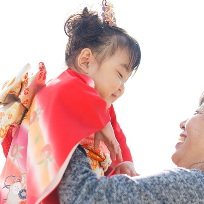 中井企画が出張撮影したネクタイ, フラッシュ撮影, ストリートファッションなどが写った「七五三(奈良)」の家族写真