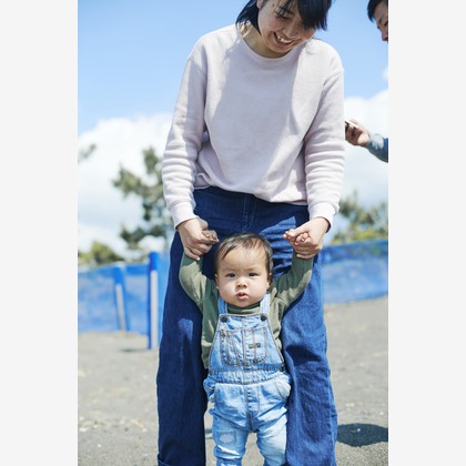NISHIMURA AKINOBUが出張撮影した空, 赤, 青が写った家族写真(キッズ,ベビーフォト)の写真