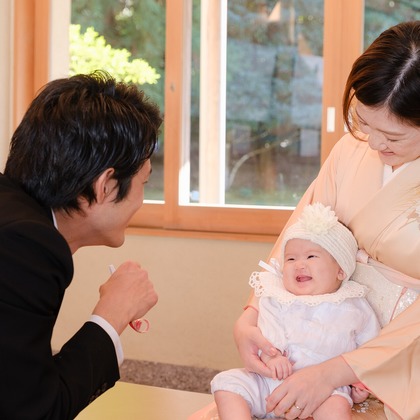 高夏写真店が出張撮影した記念写真, 家族写真, 七五三衣装が写ったお宮参りの写真