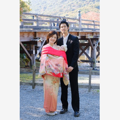 高夏写真店が出張撮影した記念写真, 家族写真, 七五三衣装が写ったお宮参りの写真