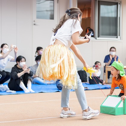 T.Matsumuraが出張撮影した甘いひよこ, 鍛冶池キャンプ場, ローラースポーツなどが写った「運動会（保育園）」の家族写真