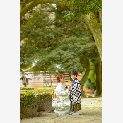 photograph K STYLEが出張撮影した「仲良し兄妹の七五三」の家族写真