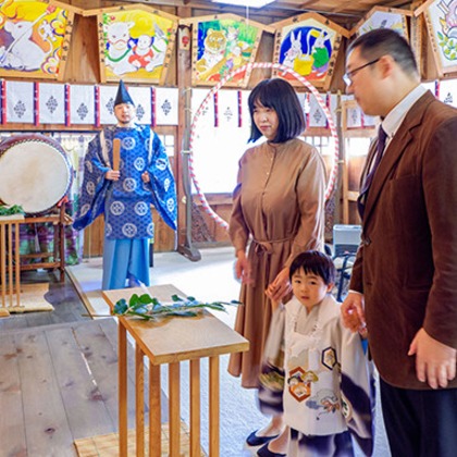 waka photoが出張撮影した自然の中の人々, 植物学, 植物が写った七五三フォトの写真