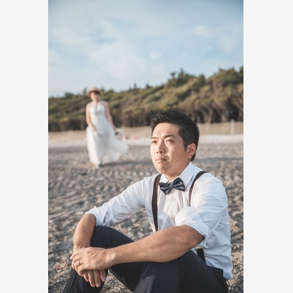 山下　剛が撮影した「海岸でのウェディングフォト」の写真