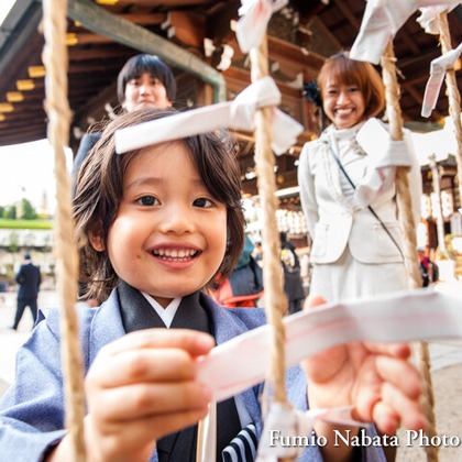 名畑文巨写真事務所が出張撮影した「出張撮影七五三・お宮詣り」の家族写真