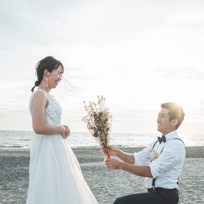 山下　剛が撮影した「海岸でのウェディングフォト」の写真