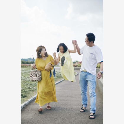 NISHIMURA AKINOBUが出張撮影した自然の中の人々, 友情, ハネムーン/新婚旅行などが写った「家族フォト@二子玉川公園」の家族写真