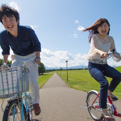 Happy with Photosが出張撮影した「アニバーサリーフォト(結婚記念日)＠札幌市・モエレ沼公園」の家族写真