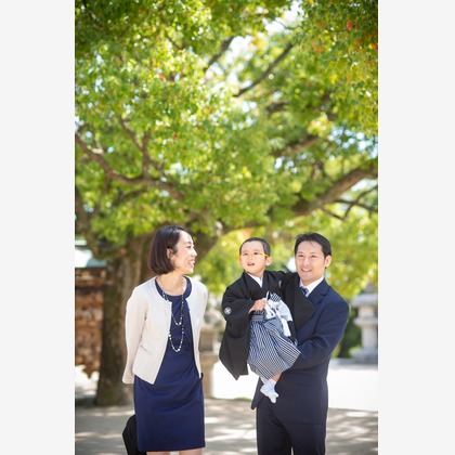 竹部 祐樹が出張撮影した防府天満宮, 足首, 人間の足などが写った「七五三＠防府天満宮」の家族写真