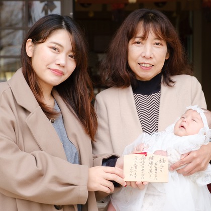 高夏写真店が出張撮影した「お宮参りの撮影」の家族写真