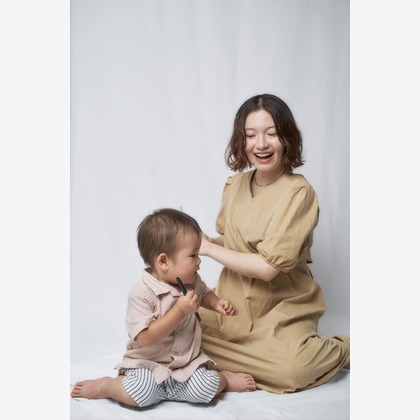 Hiroki Anzaiが出張撮影した幸福, 立っている, ショルダーなどが写った「Family Photo in Kamakura」の家族写真