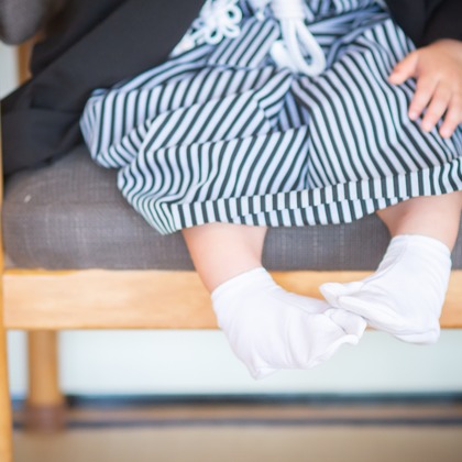 竹部 祐樹が出張撮影した防府天満宮, 足首, 人間の足などが写った「七五三＠防府天満宮」の家族写真