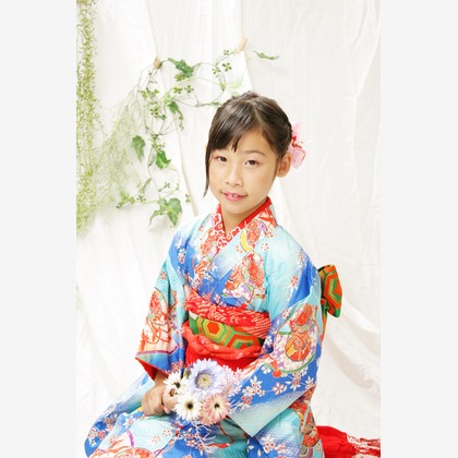 とりる写真室が出張撮影した襟, フラッシュ撮影, ジェスチャーなどが写った「キッズフォト」の家族写真