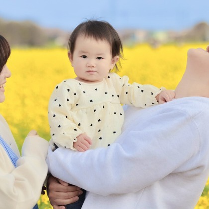 この写真は、出張撮影(家族写真(キッズ,ベビーフォト))のアルバム「ファミリーフォト」にある写真の1枚で、家族写真(キッズ,ベビーフォト)などが写っています。<br>「ファミリーフォト」では他にも:albumPhotoCount枚の家族写真を見ることができます。撮影者は関根麻砂也です。カメラマンのプロフィールページで、家族写真(キッズ,ベビーフォト)撮影の口コミやおすすめコメントを見ることができます。