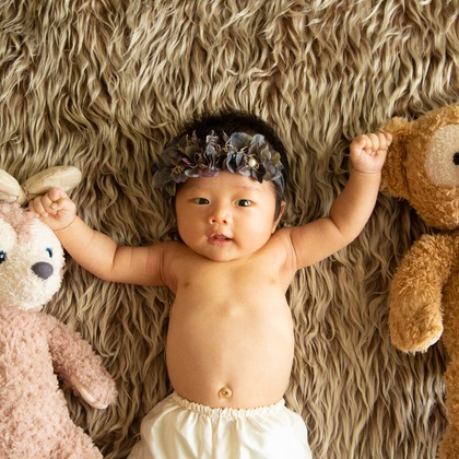 Photo Arima（有馬 明広）が出張撮影した「ぐるぐる巻きにしないニューボーンフォト」の家族写真