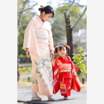 中井企画が出張撮影したネクタイ, フラッシュ撮影, ストリートファッションなどが写った「七五三(奈良)」の家族写真