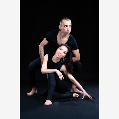 踊るカメラマンAKIRAが撮影したウェディングや家族、ビジネスの写真