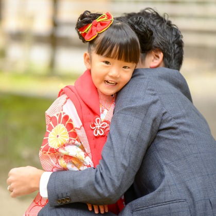 photograph K STYLEが出張撮影した「仲良し兄妹の七五三」の家族写真