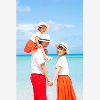 石垣島メモリアルフォトが撮影した家族写真の出張撮影の写真