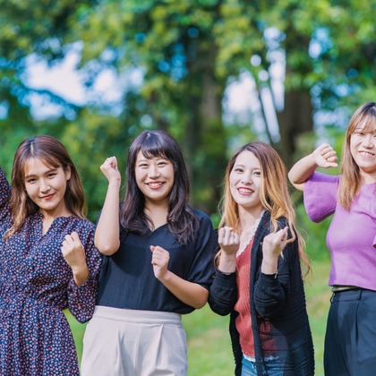 CREATIVE HOUSEが出張撮影した水着トップ, 自転車-機器と備品, ワンピースなどが写った「カップル・友人」の家族写真