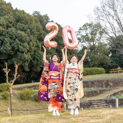 中村雅樹が出張撮影した記念写真, 植物, お宮参りが写った成人式撮影の写真