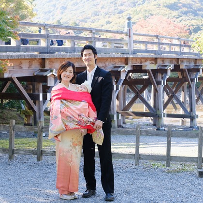 高夏写真店が出張撮影した記念写真, 家族写真, 七五三衣装が写ったお宮参りの写真