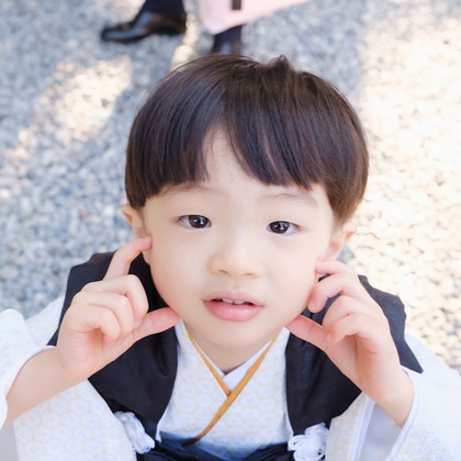 高夏写真店が出張撮影した「七五三の撮影」の家族写真