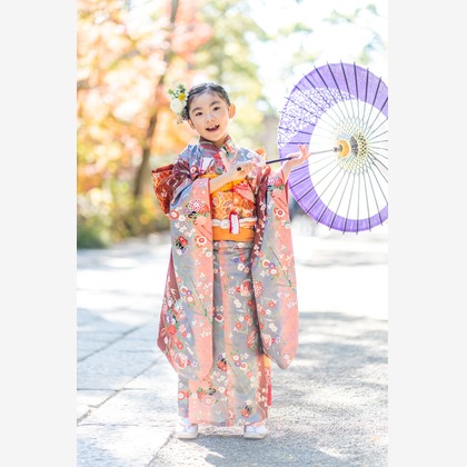 森元こずえが出張撮影した現代ファンタジーの王国, フラッシュ撮影, ジェスチャーなどが写った「七五三」の家族写真