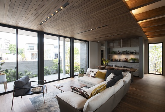 エイティーイメージズ