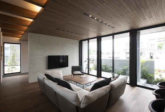 エイティーイメージズ