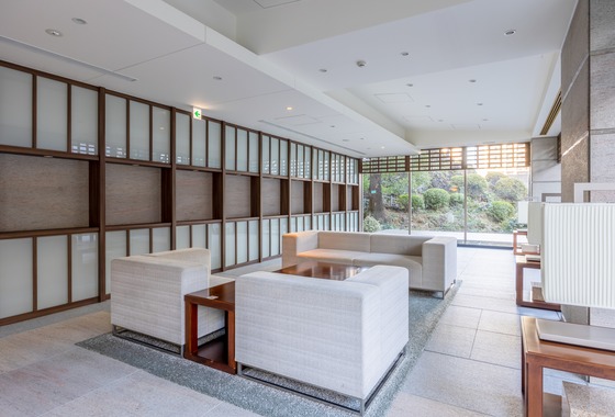 おのうえあおい