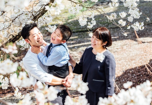 Cherry Blossom Family Photo Shoot Campaign