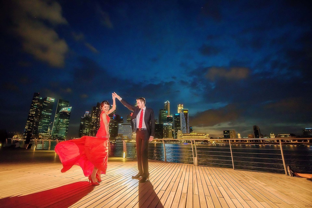 Wedding Photo Taken at the Merlion Park